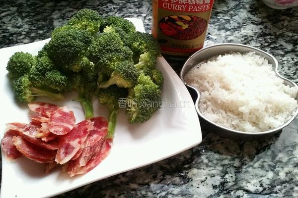 腊肠咖喱饭的做法图解1