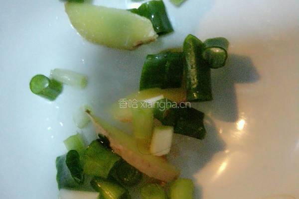 甘蓝炒豆片的做法图解3