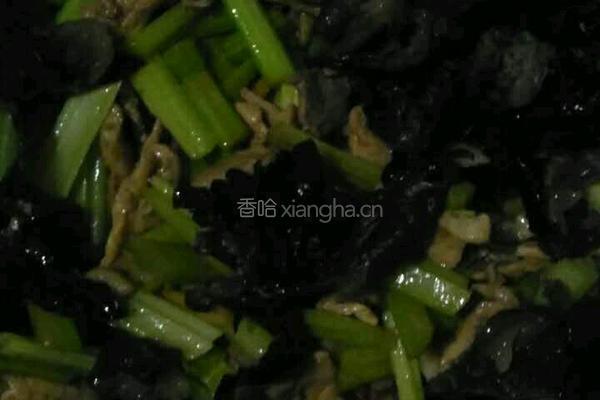 芹菜木耳炒肉片的做法图解8