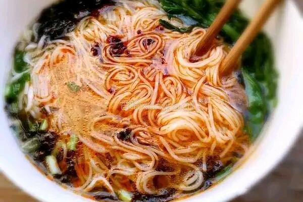 香辣蔬菜面的做法图解6