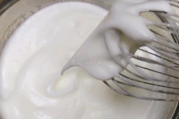 草莓蛋糕卷的做法图解4