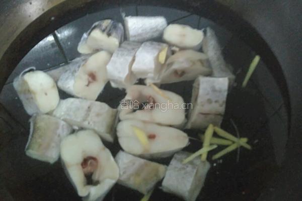 清炖鳕鱼豆腐汤的做法图解3