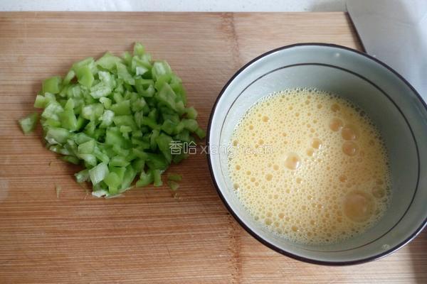 豆皮菠菜卷蘸酱的做法图解2