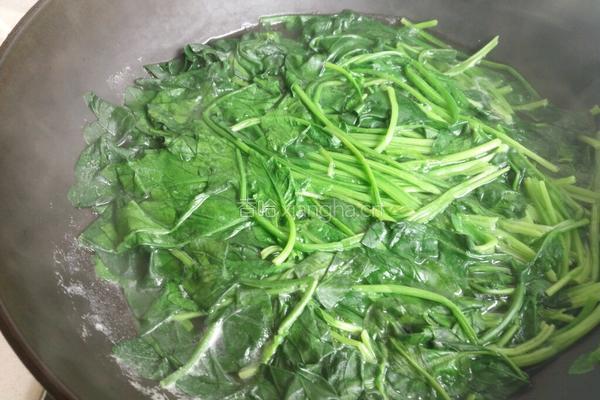 豆皮菠菜卷蘸酱的做法图解6