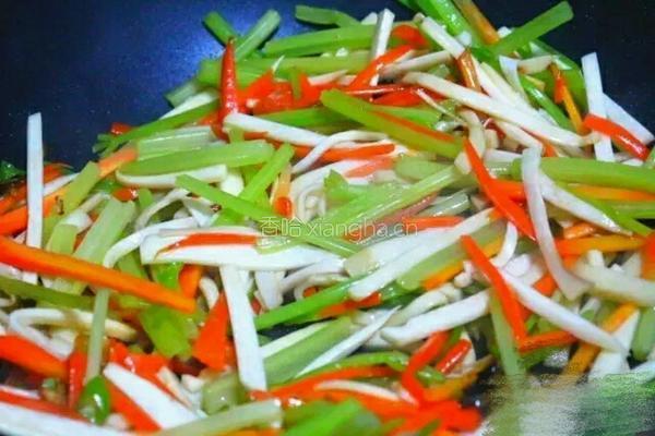 杏鲍菇炒香芹的做法图解8