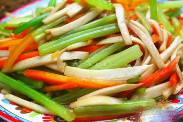 杏鲍菇炒香芹的做法图解9