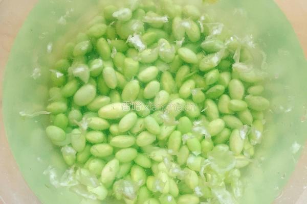 青豆焖排骨的做法图解3