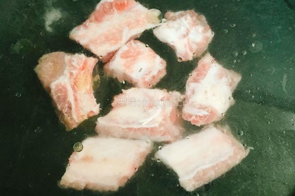 青豆焖排骨的做法图解4