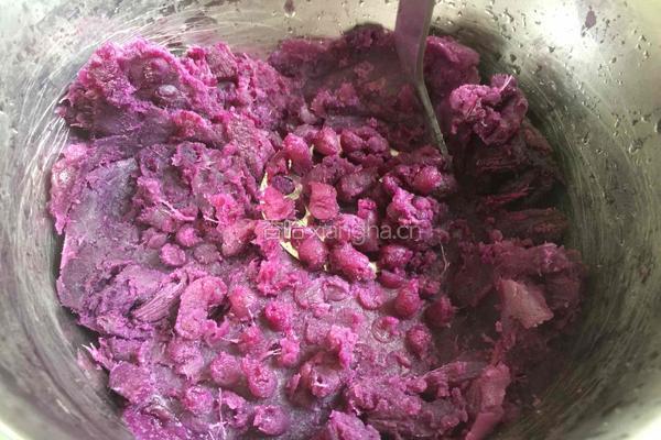 蜜豆桂花紫薯糕的做法图解3