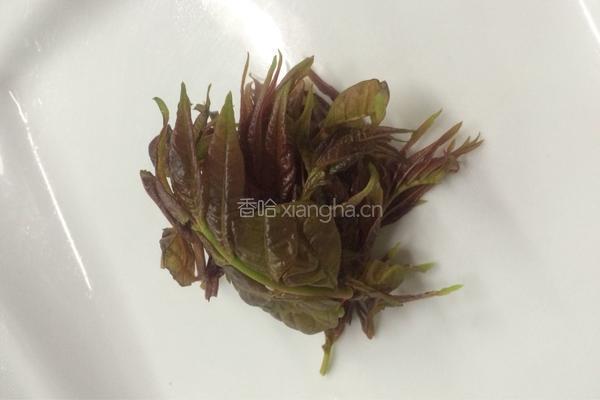 香椿煎豆腐的做法图解2