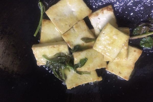 香椿煎豆腐的做法图解13