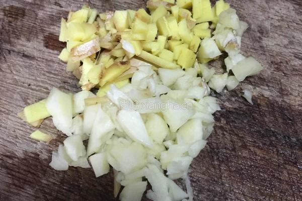 蒜台炒肉的做法图解3
