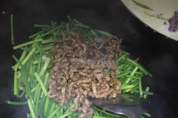 蒜台炒肉的做法图解10