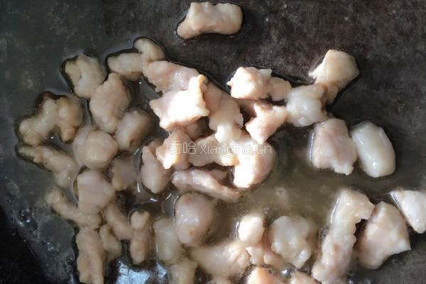 芹菜杏鲍菇炒肉丁的做法图解7