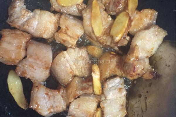 鹌鹑蛋红烧肉的做法图解2