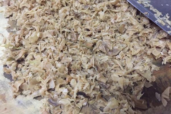 牛扒腊肉外婆菜排骨肉沫焗饭的做法图解1