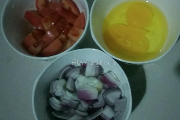 洋葱番茄炒鸡蛋的做法图解1