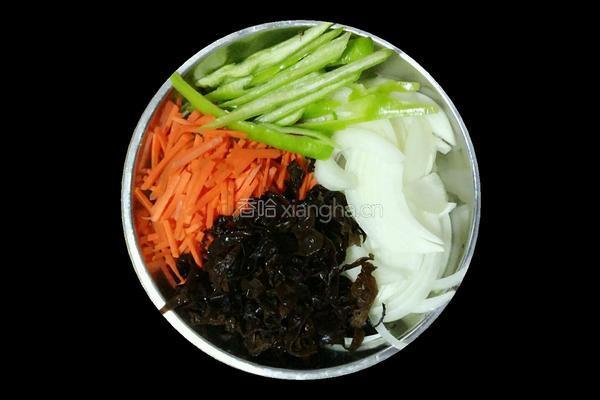 鱼香肉丝（鸡肉）的做法图解3