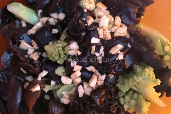 凉拌西蓝花和黑木耳的做法图解7