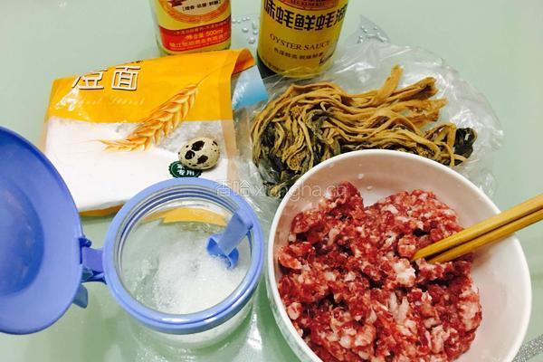 梅菜蒸肉饼的做法图解1