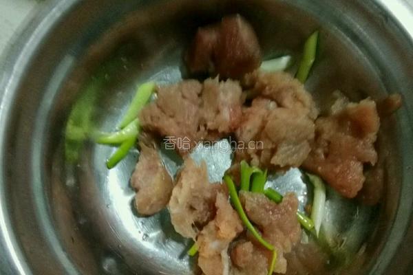 鲜蚕豆小炒肉的做法图解5