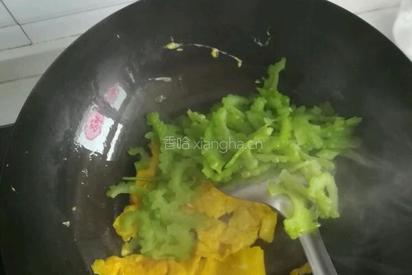 苦瓜炒蛋的做法图解5