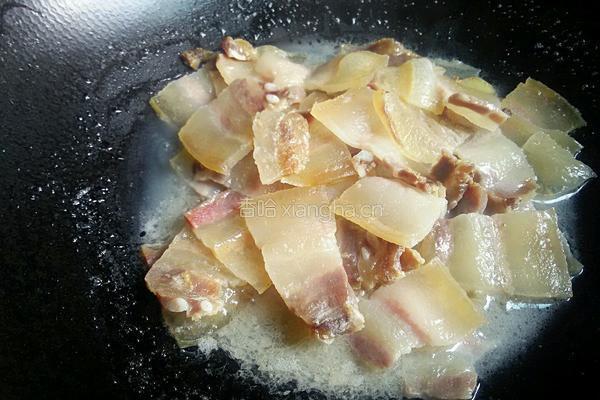 蒜苔炒腊肉的做法图解3
