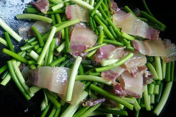 蒜苔炒腊肉的做法图解8