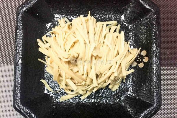 干豆腐炒韭菜的做法图解1