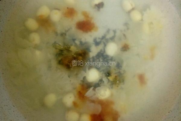 桃胶丑耳莲子羹的做法图解5