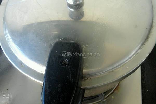 炖鸡架骨的做法图解8