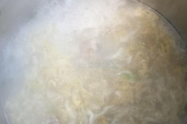 大骨头炖酸菜的做法图解5