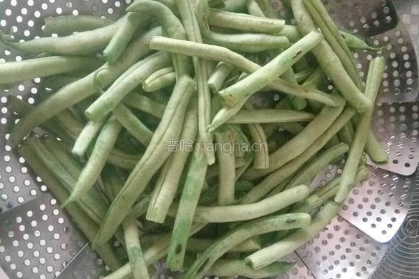 干煸豆角的做法图解1