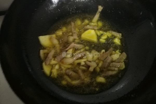 咸菜烧鲫鱼的做法图解12