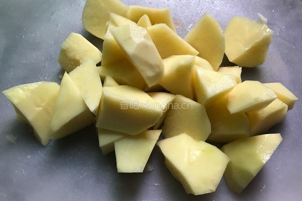 孜然香辣土豆块的做法图解2