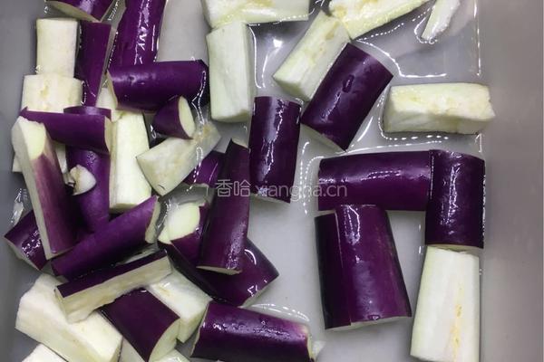肉末茄子的做法图解1