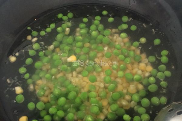 豌豆玉米虾仁的做法图解3