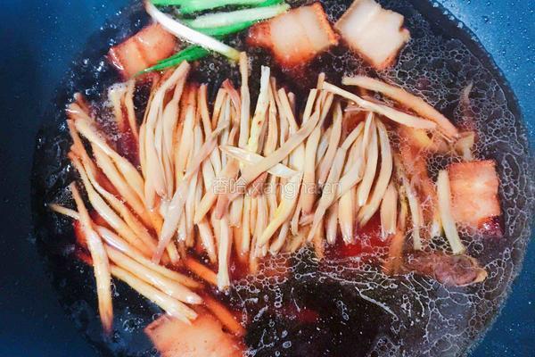 黄花菜炖肉的做法图解3