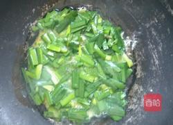 韭菜鸡蛋饼的做法图解4