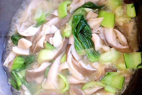 蘑菇炒青菜的做法图解5