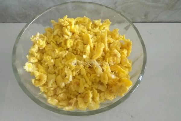 韭菜鸡蛋虾皮素馅的做法图解2