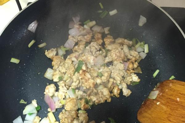 肉末炒杂蔬的做法图解3