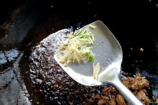 肉沫香菇炒饭的做法图解5