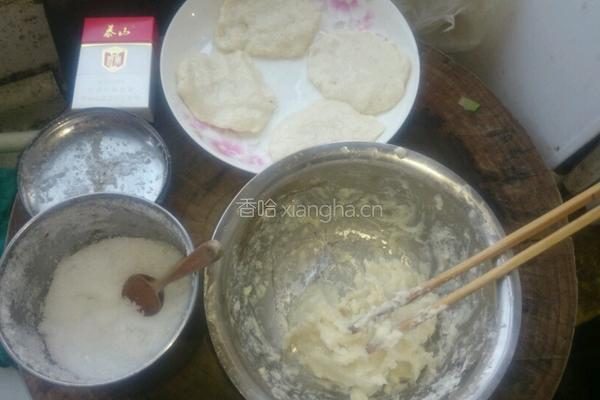 油炸糕的做法图解1