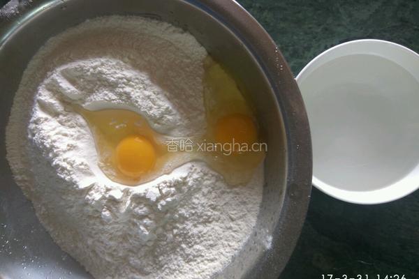 韭菜鸡蛋芝麻馅饺子的做法图解7