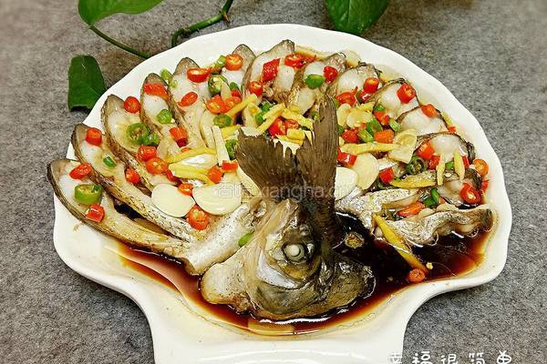 清蒸武昌鱼之孔雀开屏的做法图解9