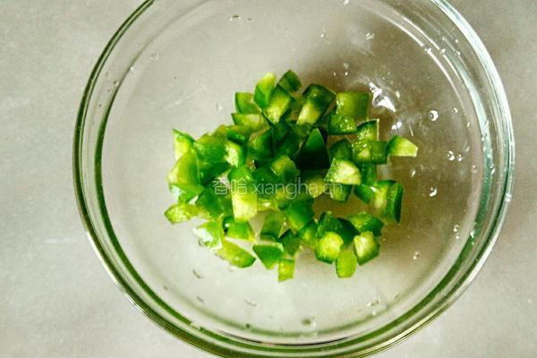蔬菜炒饭的做法图解2