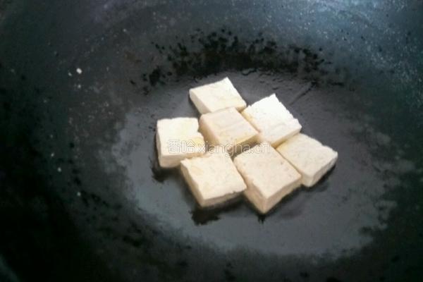 煎豆腐炒木耳白菜的做法图解5