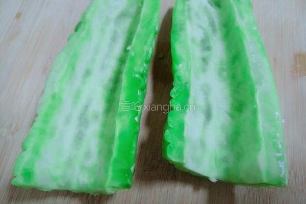 刮脂减肥苦瓜汁的做法图解4
