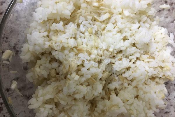 菇菇黄金蛋炒饭的做法图解5